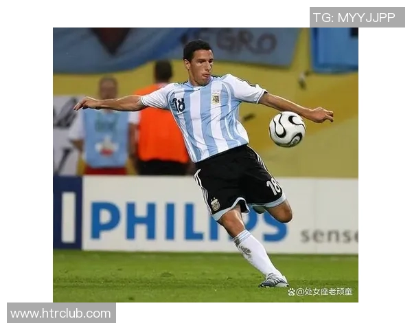 足球明星挑战极限美学:裸照背后的力量与艺术融合